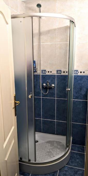 Cosy One Bedroom Flat With Free Parking & Wifi Клуж-Напока Екстериор снимка